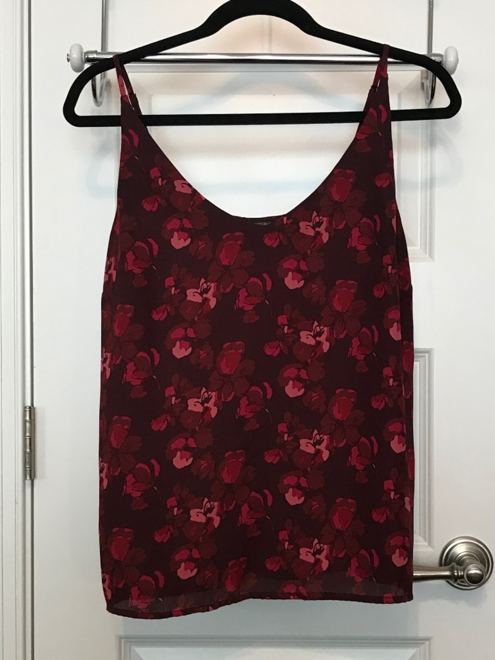 Banana Republic maroon & pink floral v-neck tank top with adjustable straps (M)